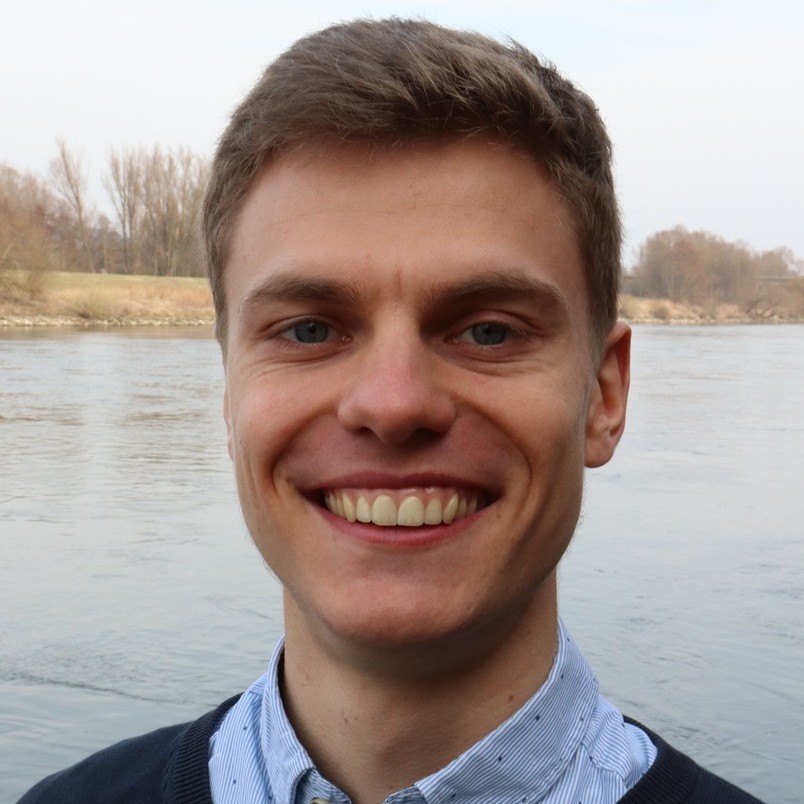 Thumb ticker lg benrank